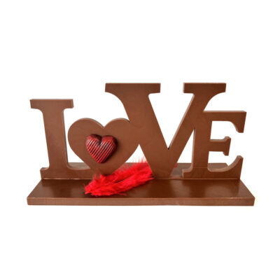 LOVE Chocolat au lait, dans sa boite cadeau transparente.
